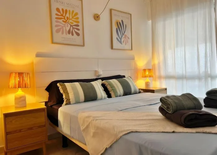Magnifico Y Amplio Con Terraza * فوينخيرولا