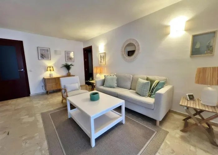 Magnifico Y Amplio Con Terraza * فوينخيرولا